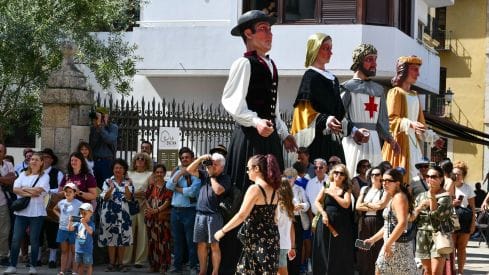 El X Encuentro de Tamboriteros pone ritmo a Ponferrada