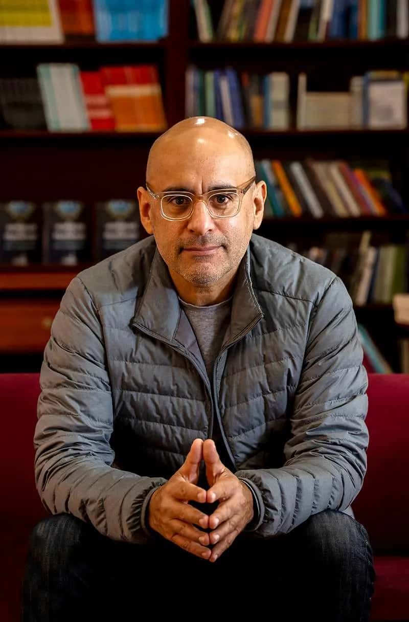 Club de lectura: Cien Cuyes de Gustavo Rodríguez