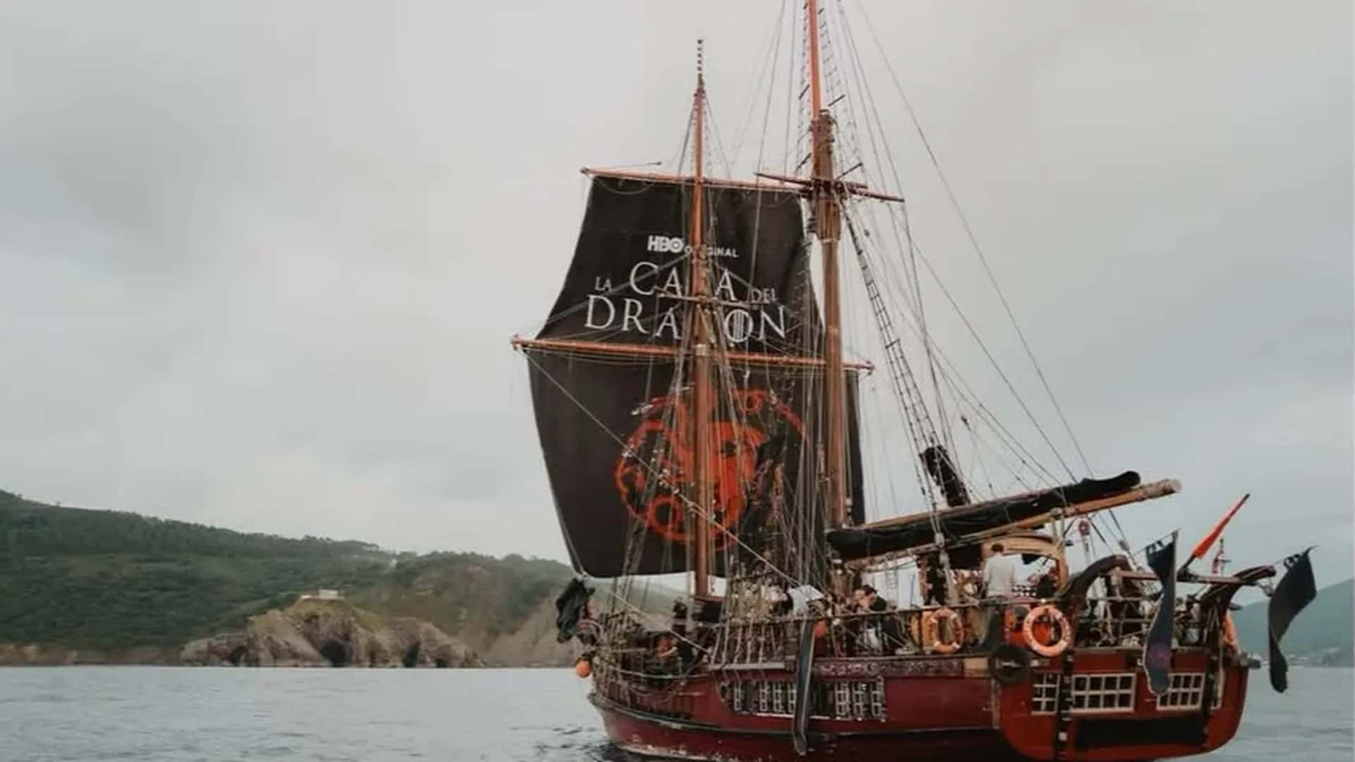 El barco de 'La Casa del Dragón' en San Sebastián