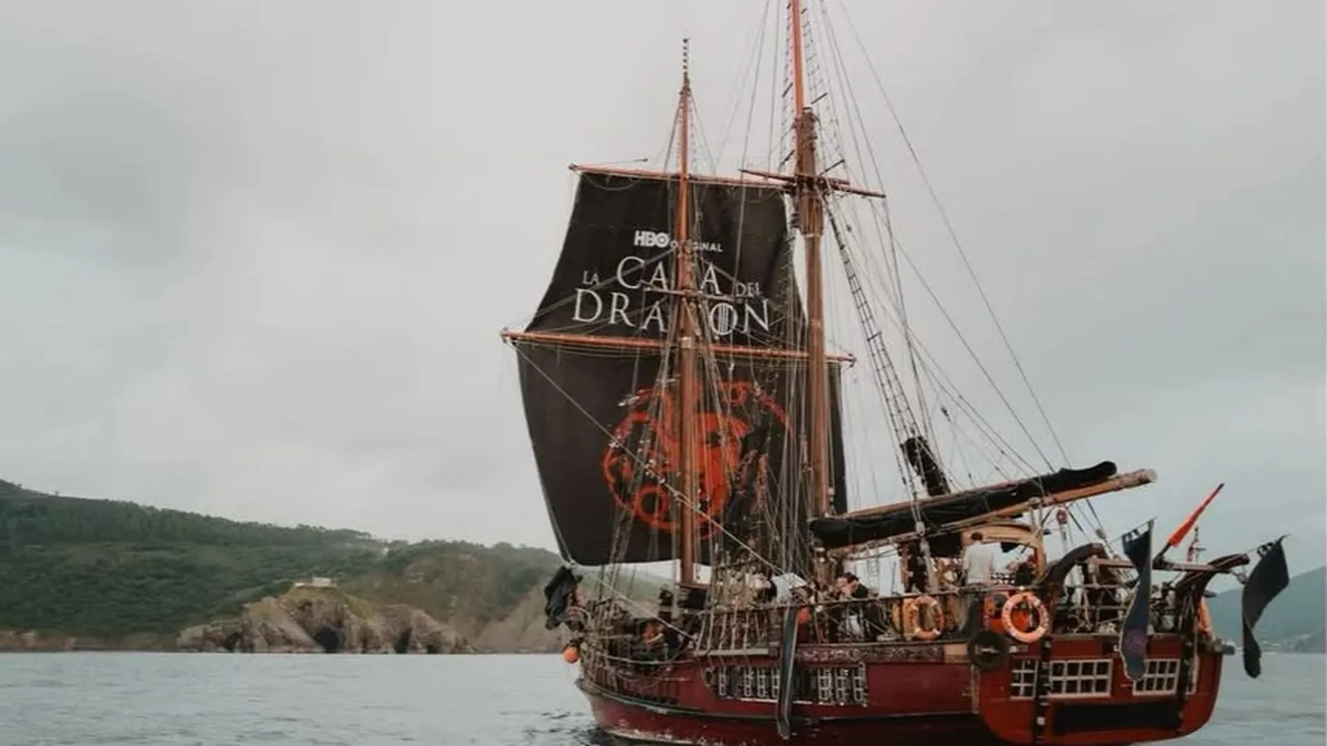 El barco de 'La Casa del Dragón' en San Sebastián
