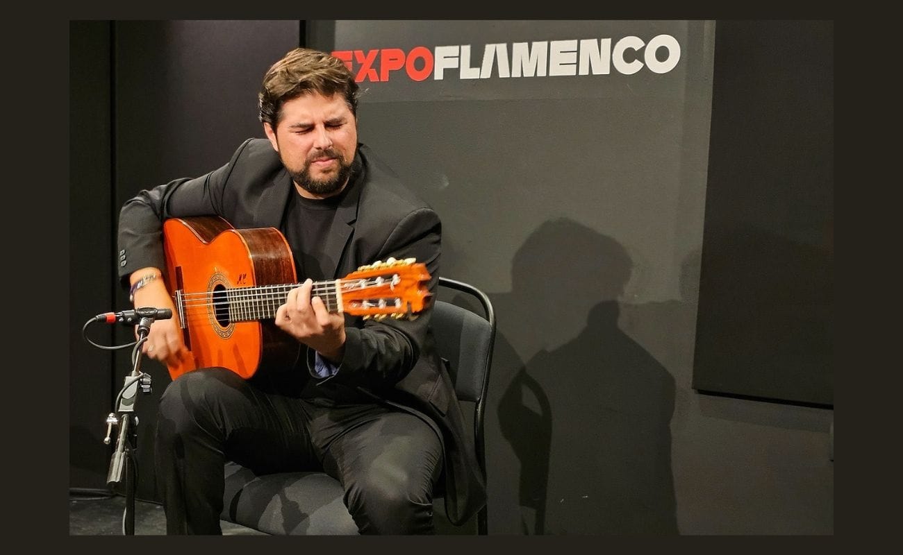 Actuación del guitarrista flamenco Manuel Valencia