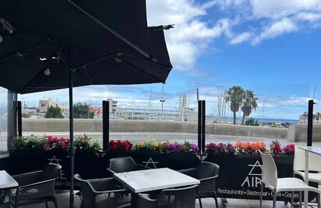 Mar de Olivos: tapeo familiar frente al Mediterráneo