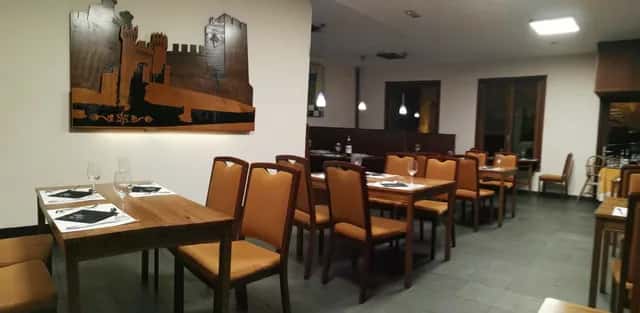 Doce Torres: cocina berciana frente al castillo