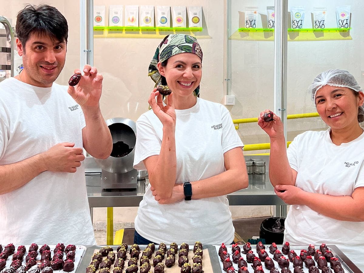 La verdad tras el teatro en la fábrica de chocolate