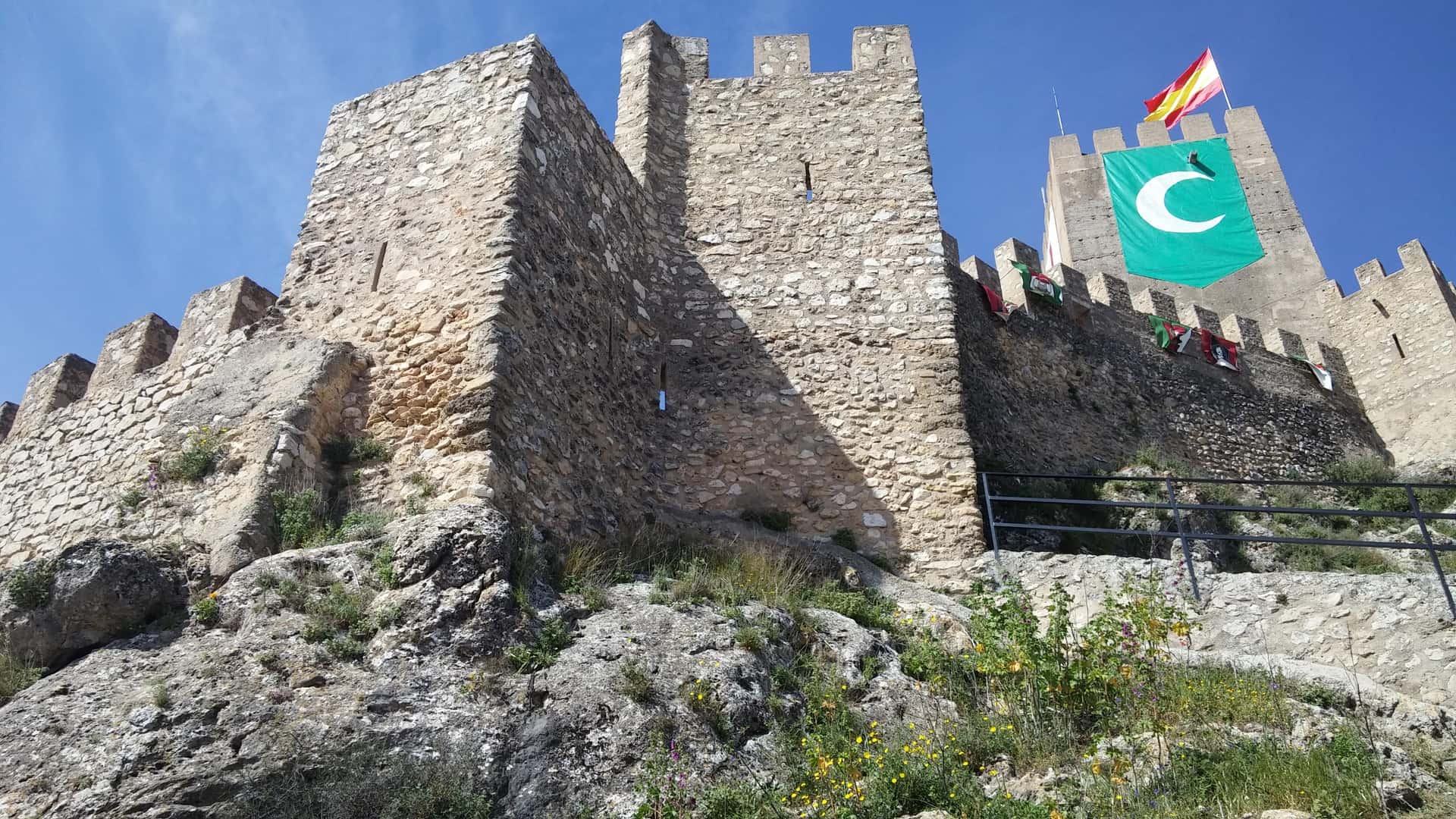 Banyeres de Mariola y su desfile de papel