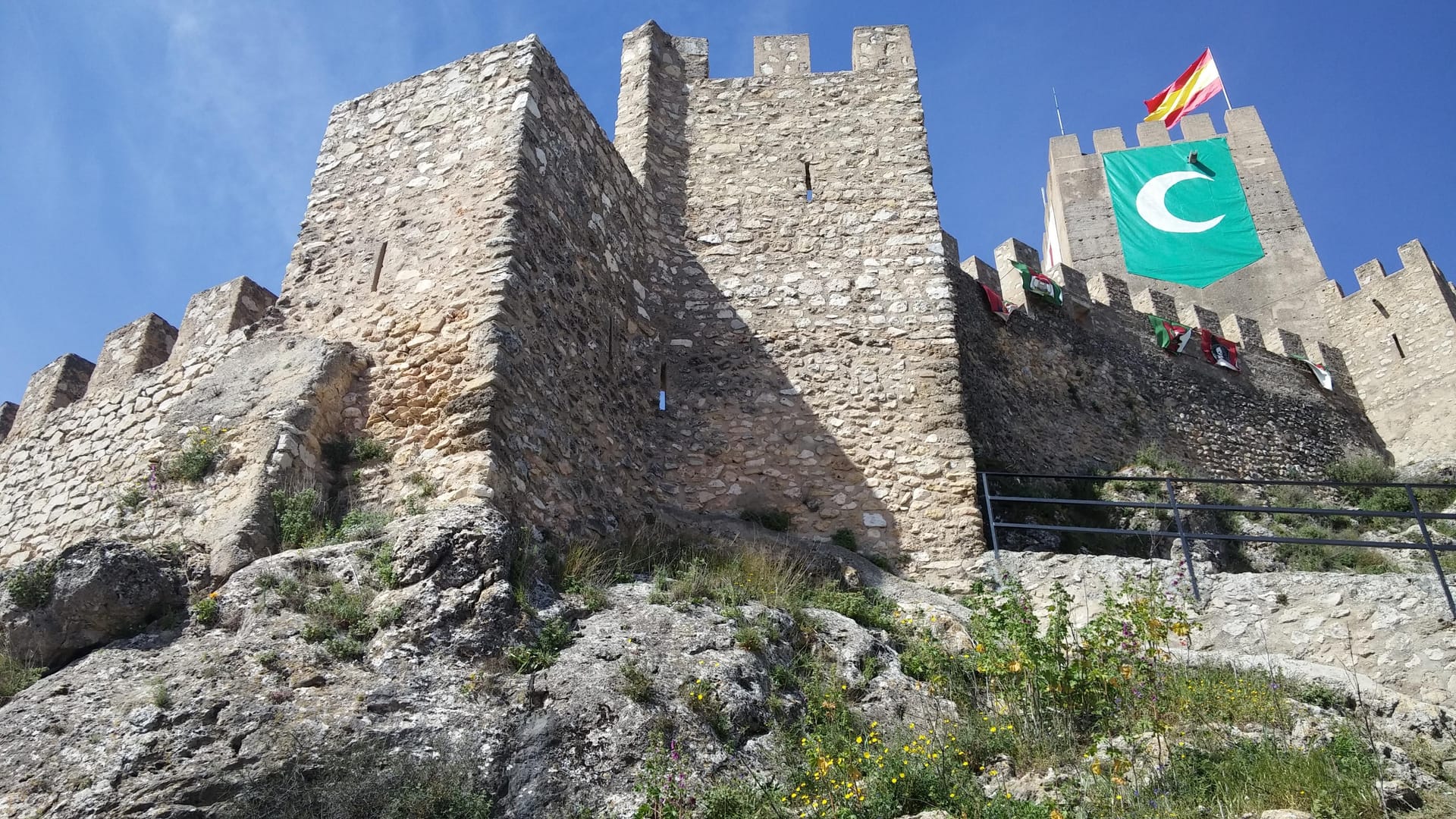 Banyeres de Mariola y su desfile de papel