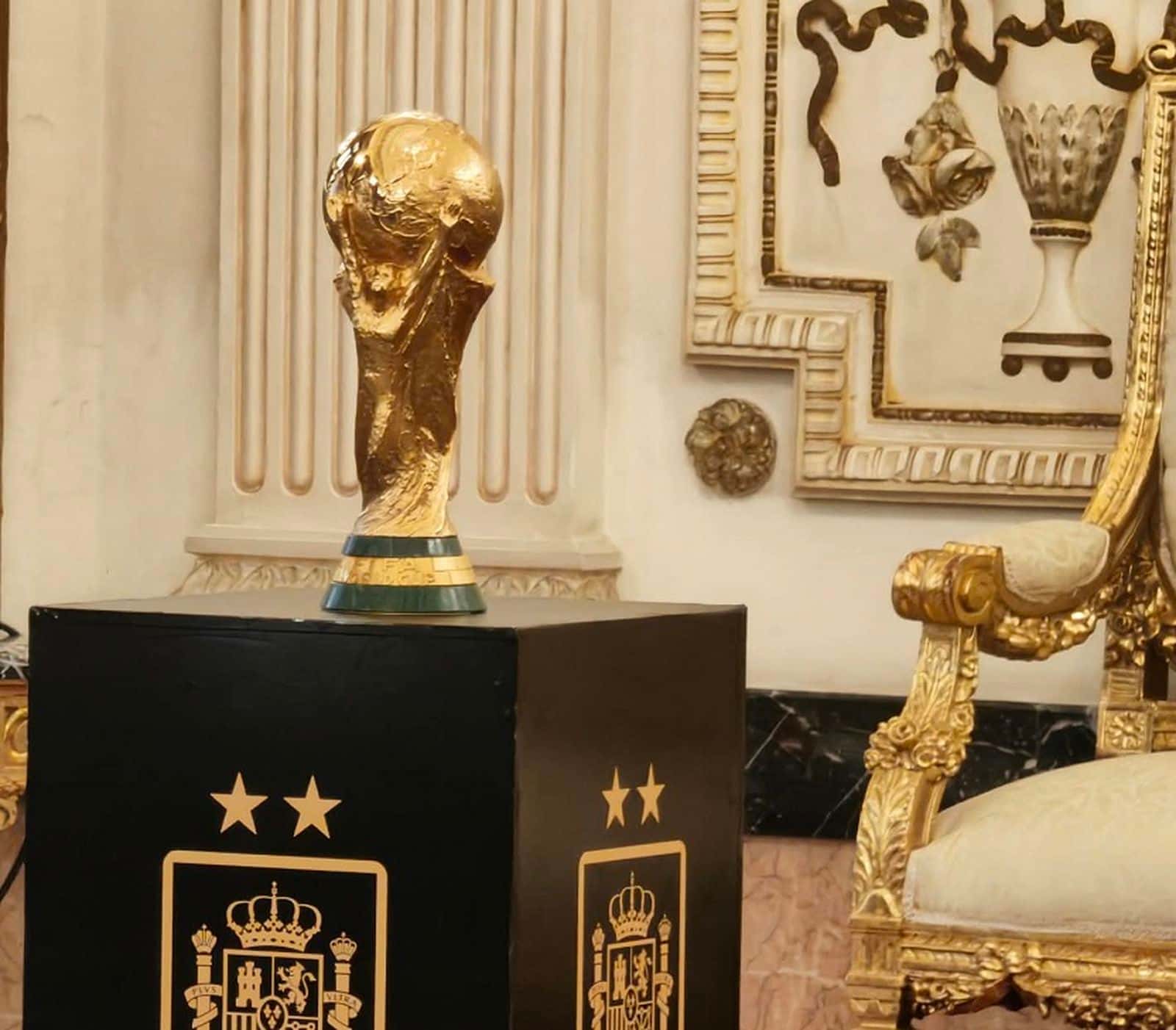 El trofeo del Mundial abre su gira española en Ceuta