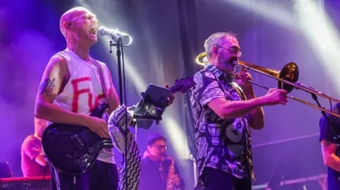 Celtas Cortos celebró sus 40 años en la plaza de Armas