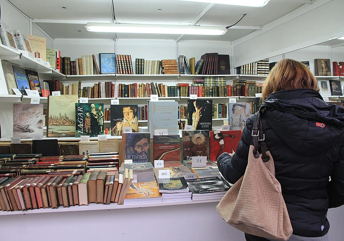 La Feria del Libro Antiguo se traslada a la Plaza Mayor