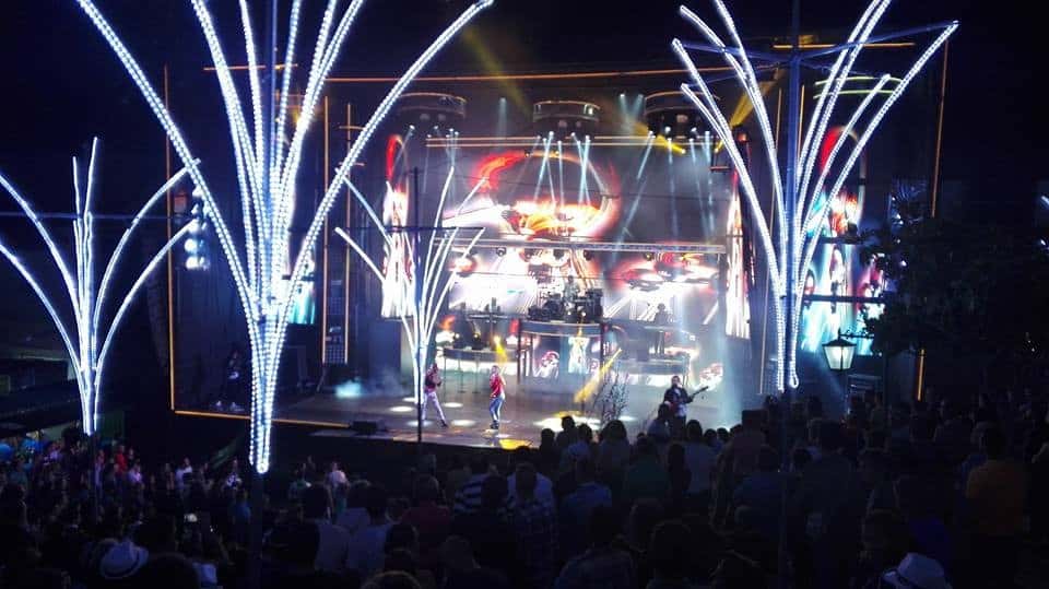 Funçao Publica y Orquesta Beatriz en las Fiestas de la Encina