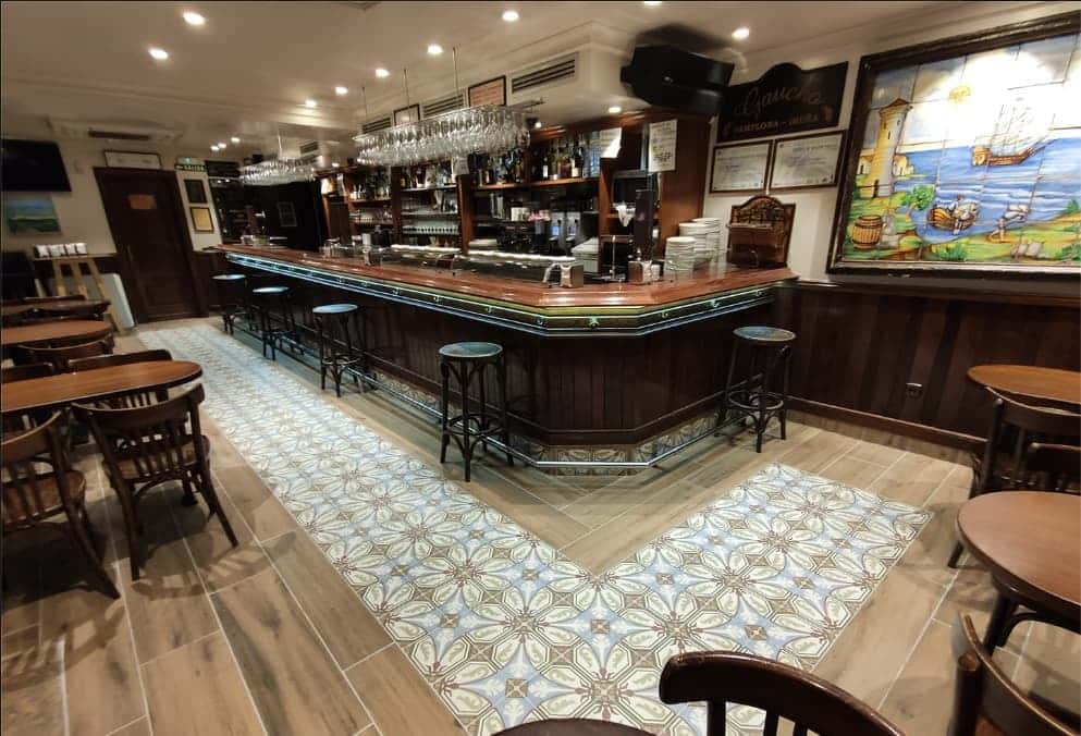 Café Bar Gaucho, cocina en miniatura en Pamplona