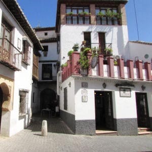 Casa de los Mascarones: tapas y carmen en el Albaicín