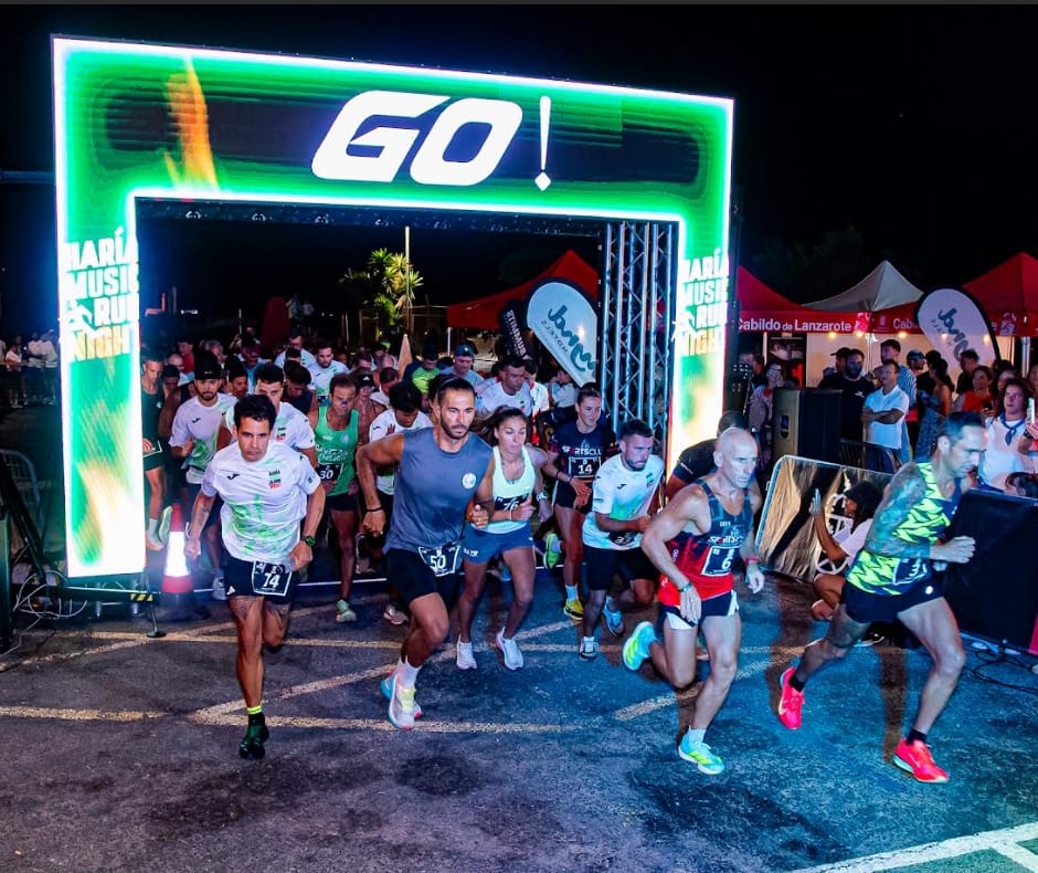 La Haría Music Run Night iluminó el norte de Lanzarote