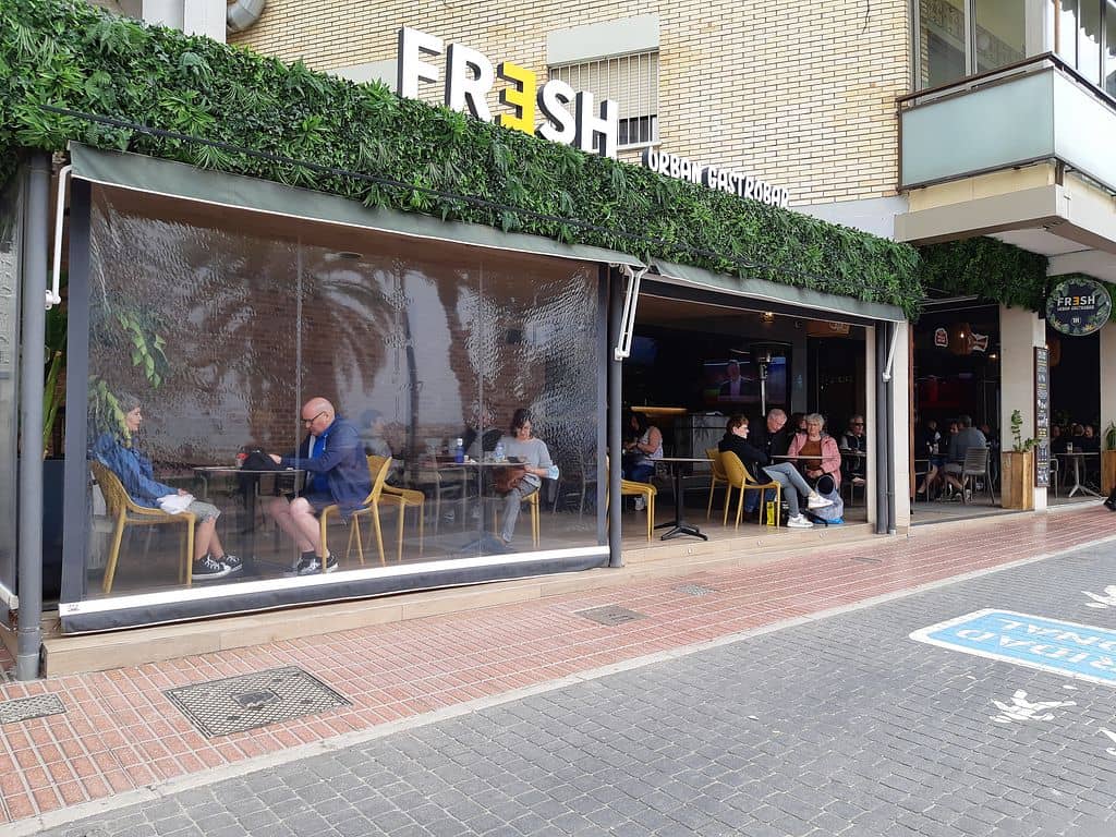 Fresh Urban Gastrobar: carta amplia frente al mar