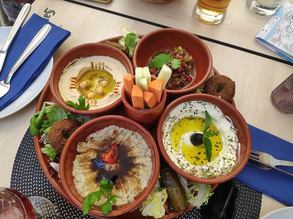 Puerta del Edén: cocina árabe halal en el Pópulo