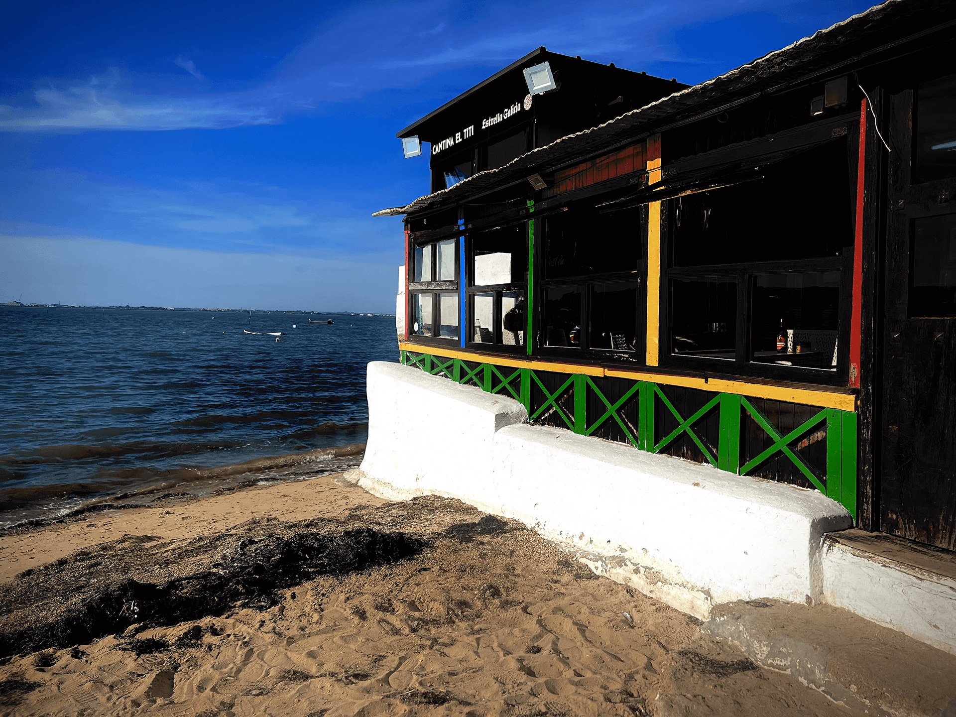 Cantina del Titi: pescado frito en la Playa de la Casería