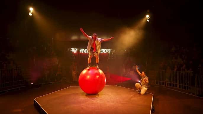 The Revel Puck Circus presents A Glimmer Daze Gambit