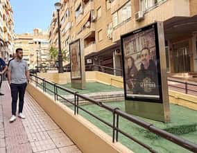 Benidorm a pie de calle: fotografía urbana al aire libre