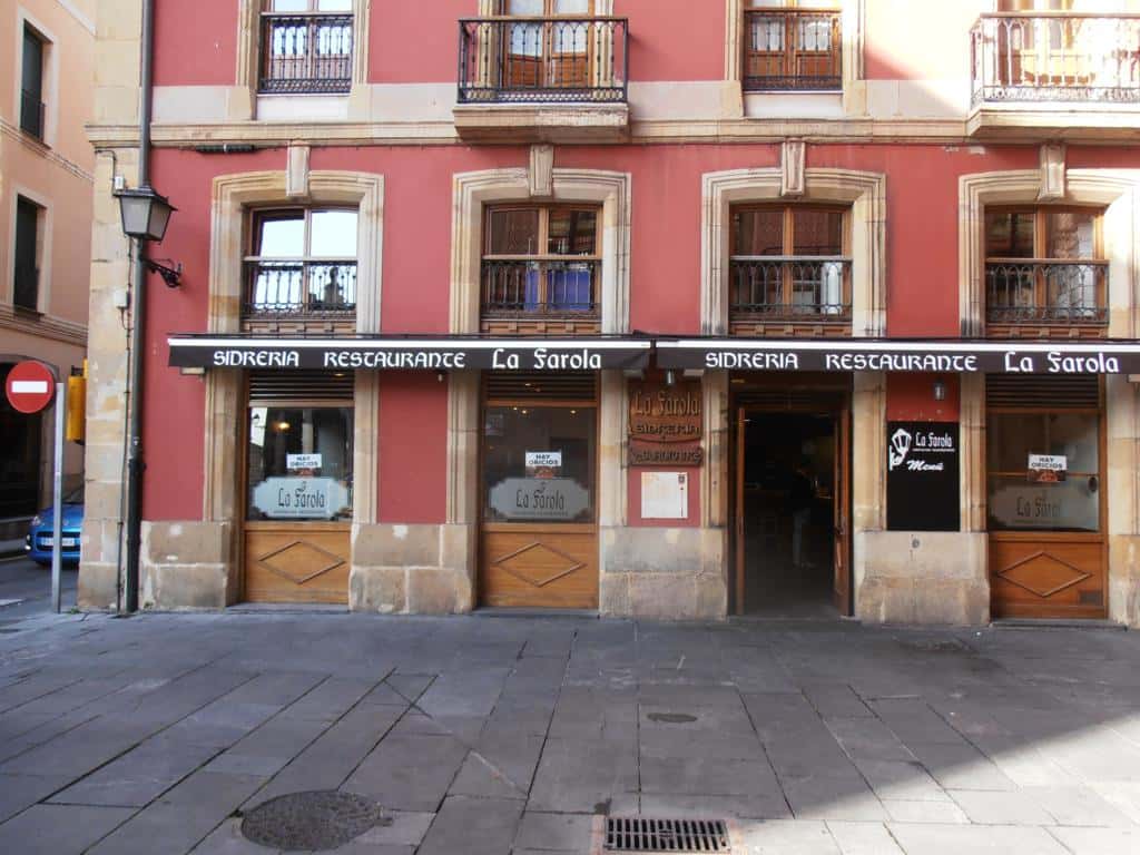 Comer en la Sidrería La Farola: tradición junto a la Plaza Mayor