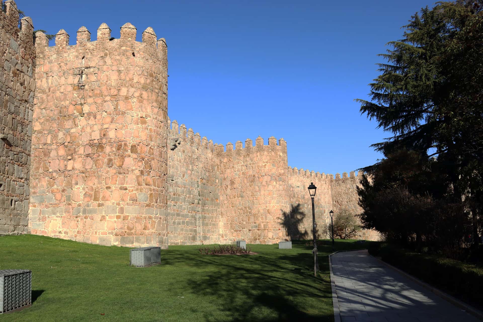 Ávila Enlight transforma la muralla y San Vicente