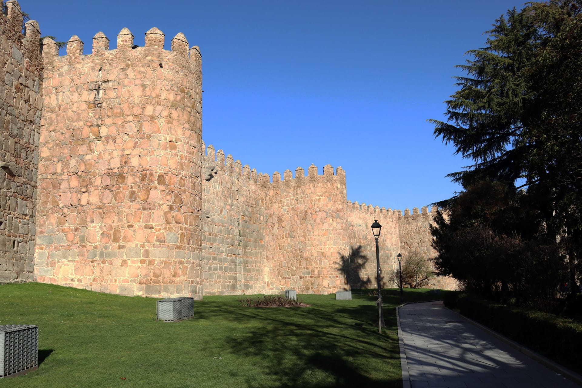Ávila Enlight transforma la muralla y San Vicente
