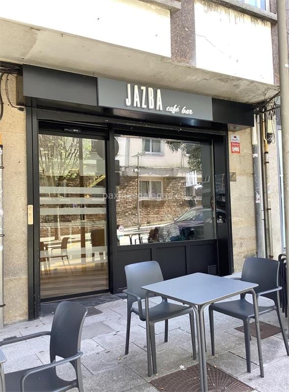 JAZBA Café Bar: brasa y tapas en el Ensanche