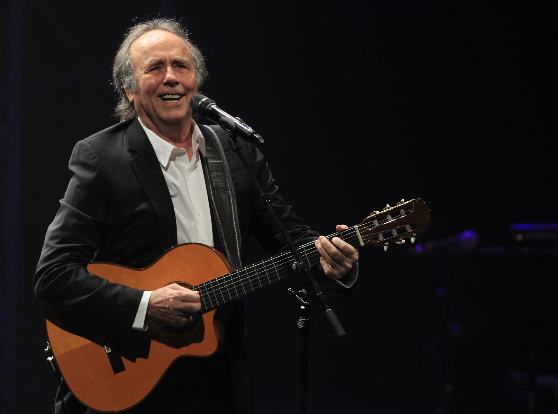 En tránsito: Homenaje a Joan Manuel Serrat