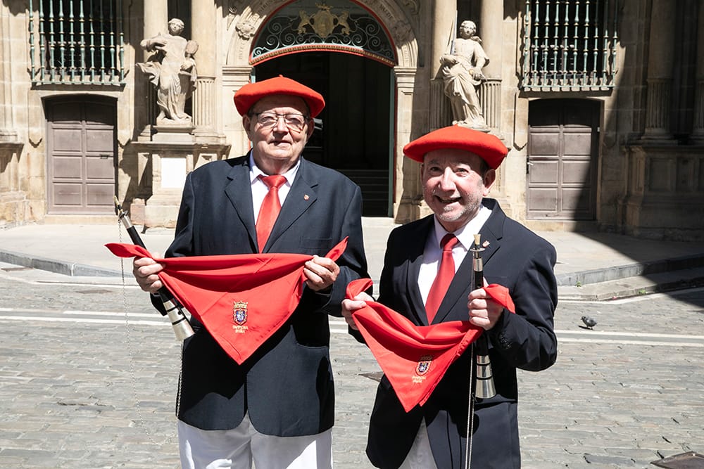 Dianas con txistularis y gaiteros