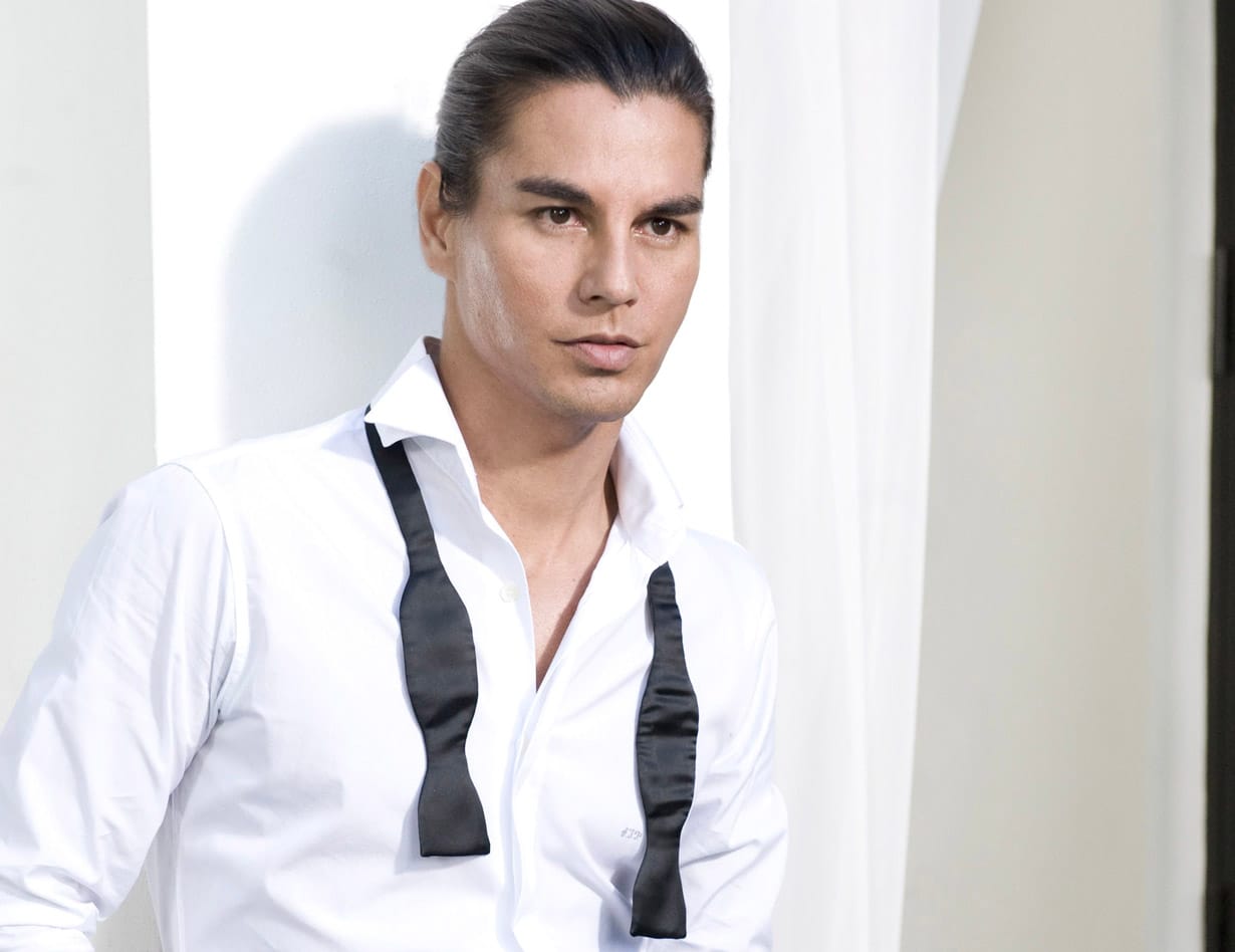 Julio Iglesias Experience