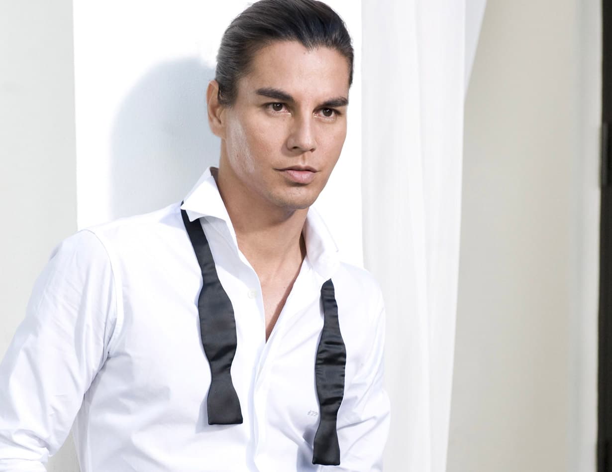 Julio Iglesias Experience