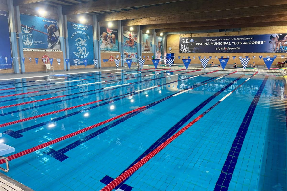 La piscina Los Alcores reabre tras su renovación