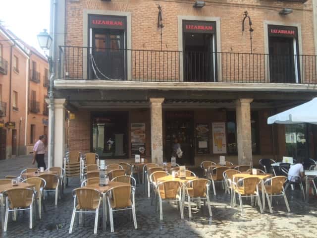 Tapeo y raciones en la Calle Mayor con Taberna Lizarrán