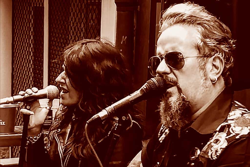 Lobo & Carmine en Bar Miraflores