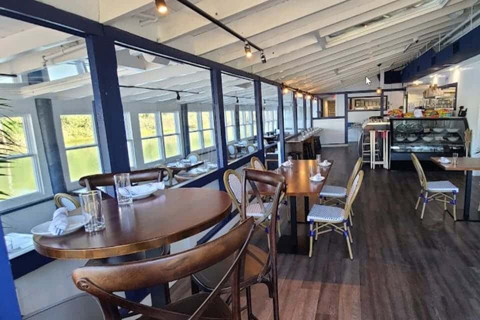 Manna at Lobster Inn: Seafood with a view