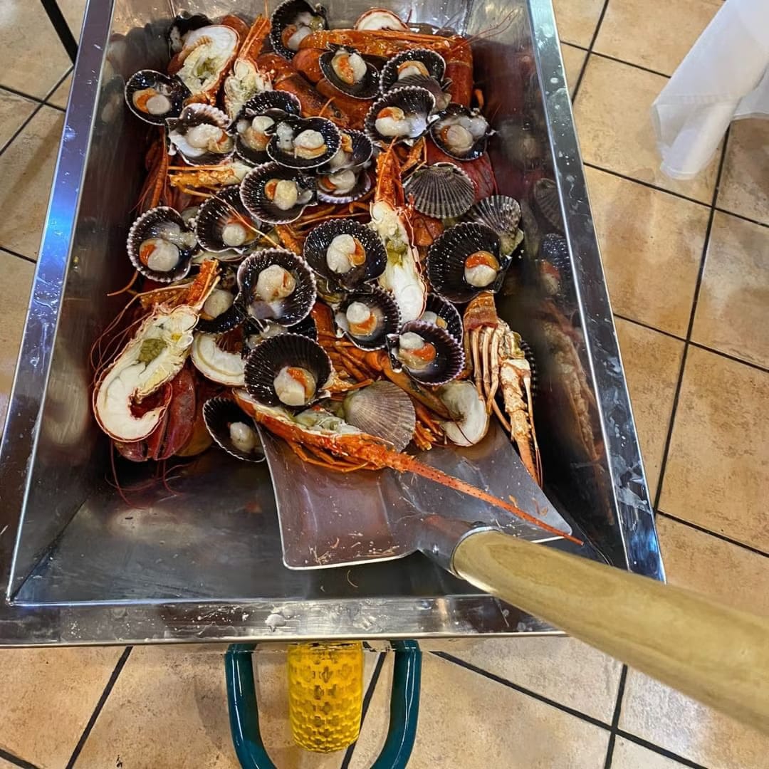 Mariscos a lo Bestia: el gastro-show de La Peña