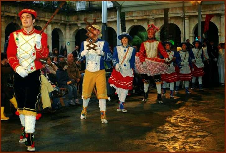 Dantzas en la Plaza Nueva