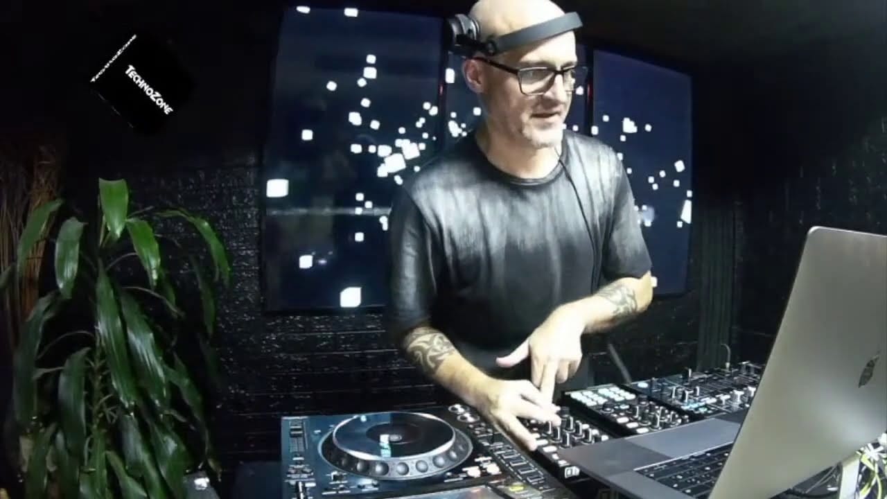 CARLOS M > BREAKING THE NIGHT