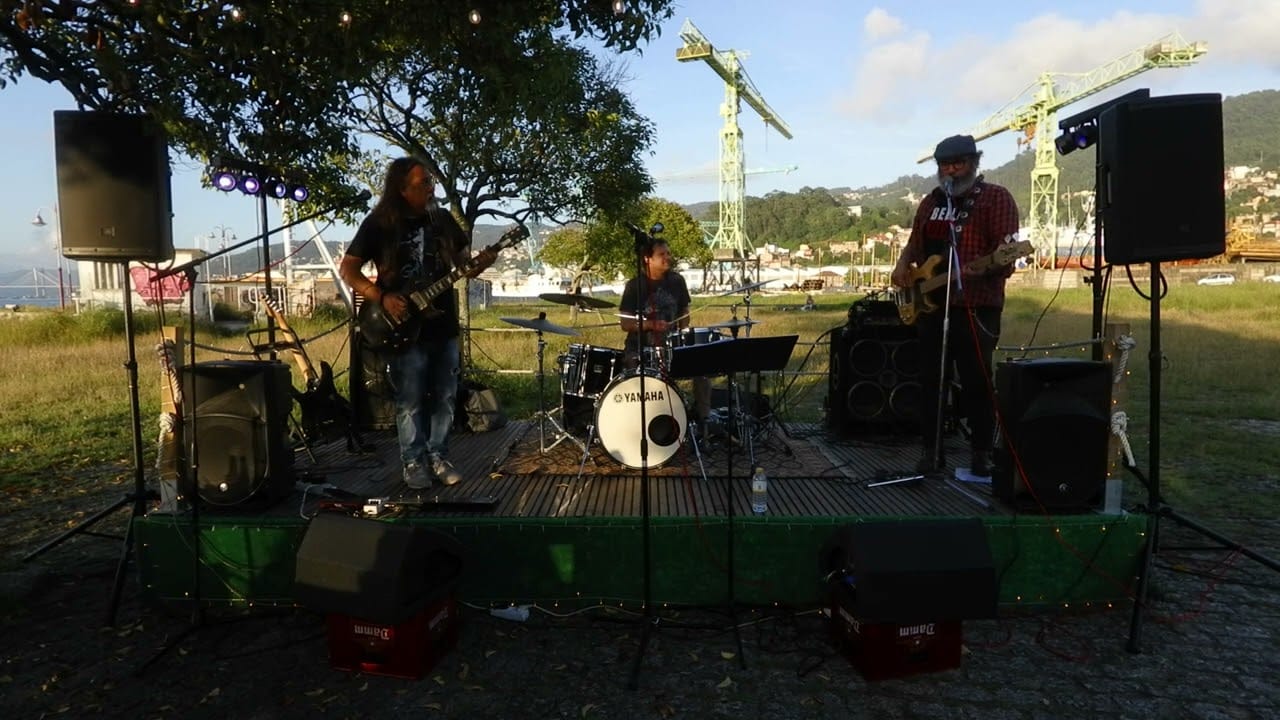 Concierto de Fanatic Four en Chiringuito de Samil