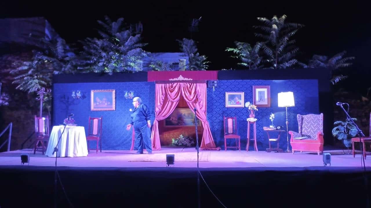 Representaci贸n teatral del Grupo de Teatro Pino Cairel