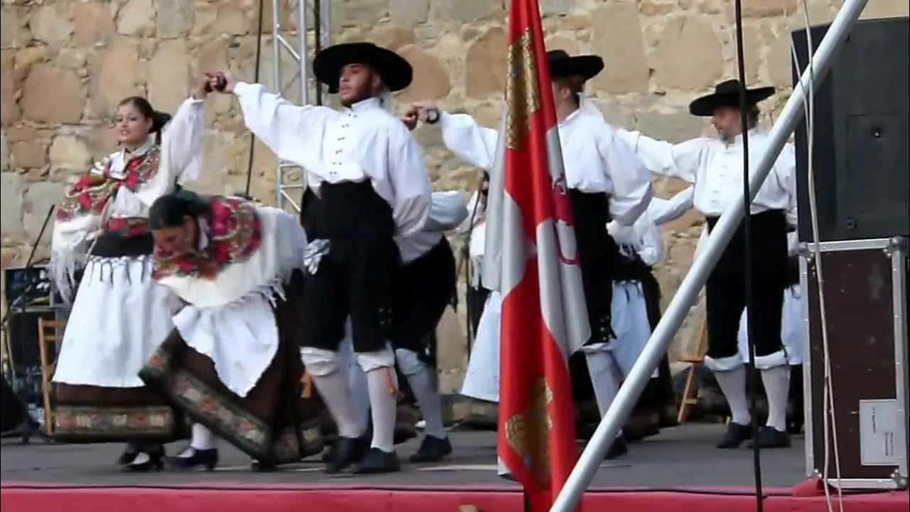 Recorrido con los dulzaineros Aires de Castilla