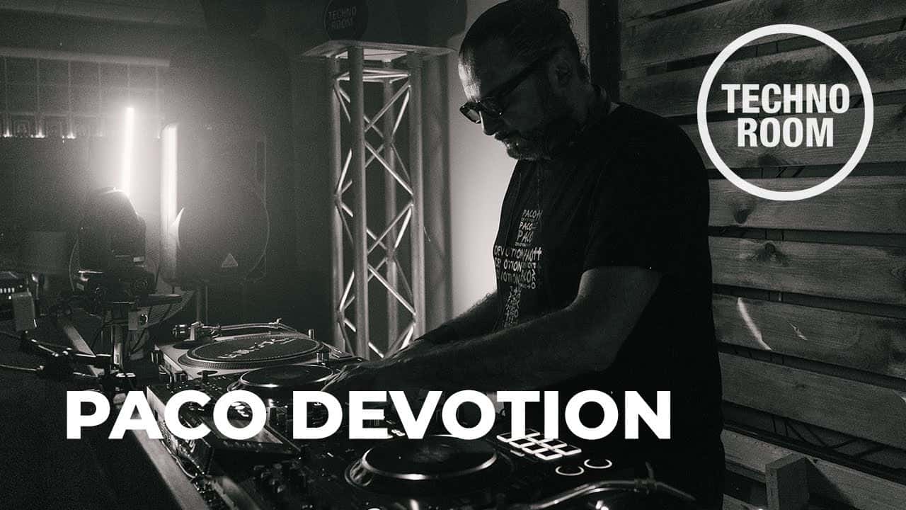 Actuación de Paco Devotion en Vino + Tapas