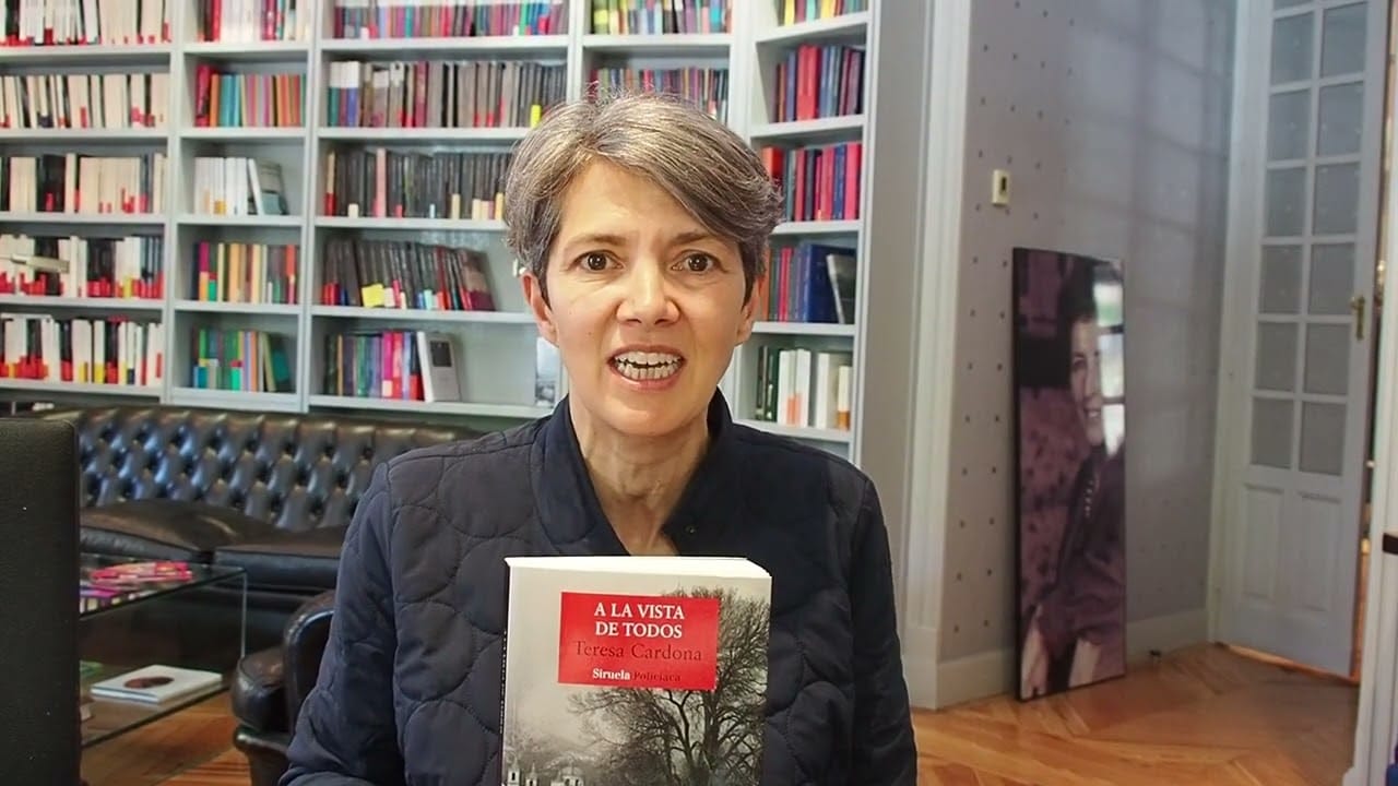 Club de novela negra: Teresa Cardona, 'A la vista de todos'