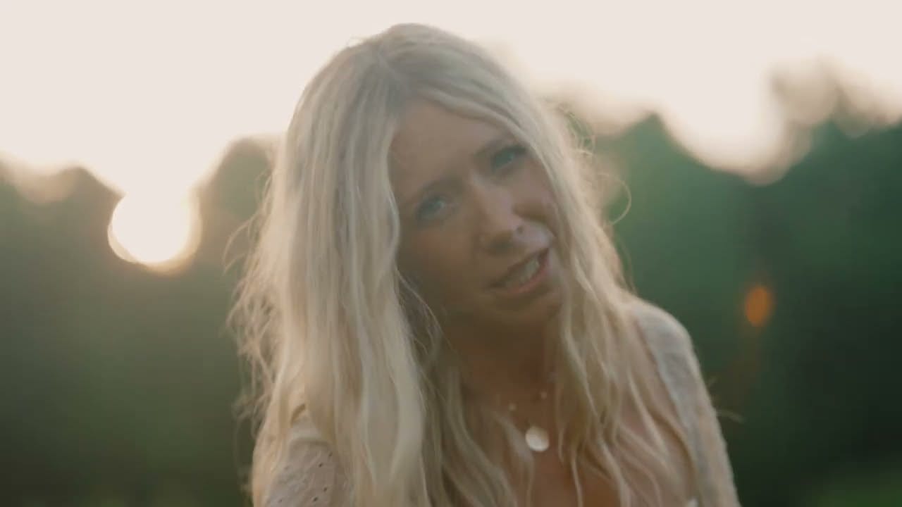 Ellie Holcomb (with Drew Holcomb & The Neighbors)