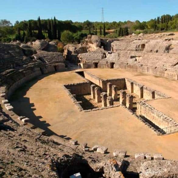 Visitas nocturnas al anfiteatro de Itálica este verano