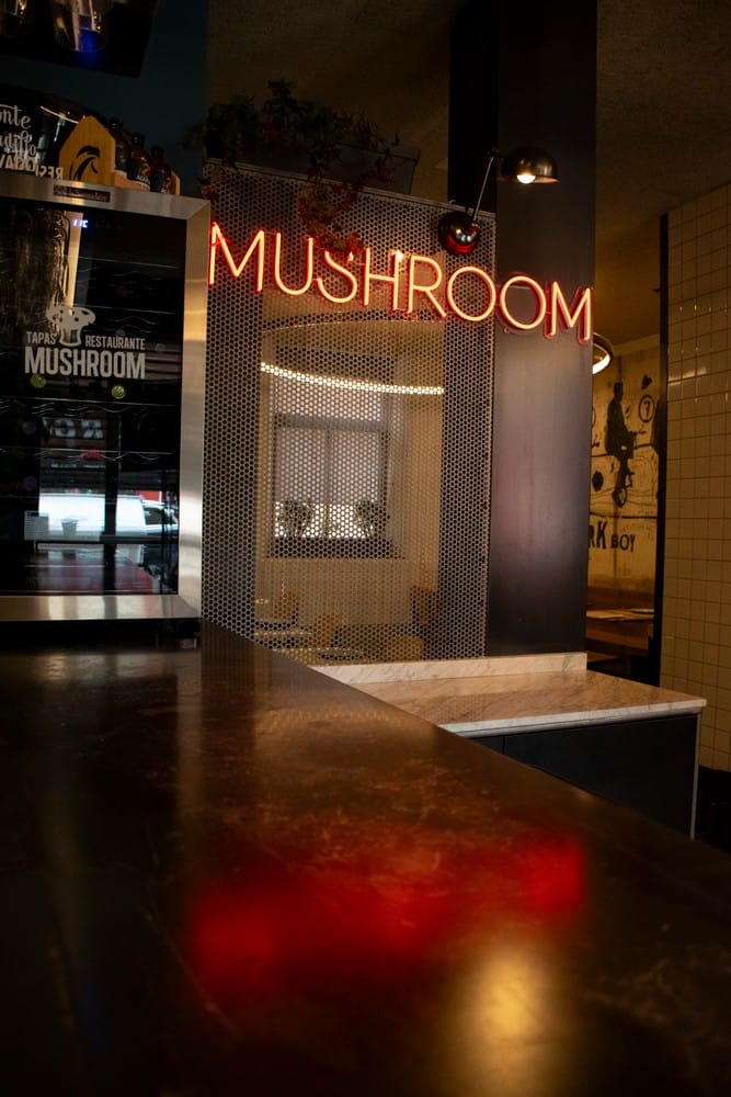 MUSHROOM: cocina ecléctica en un local pequeño