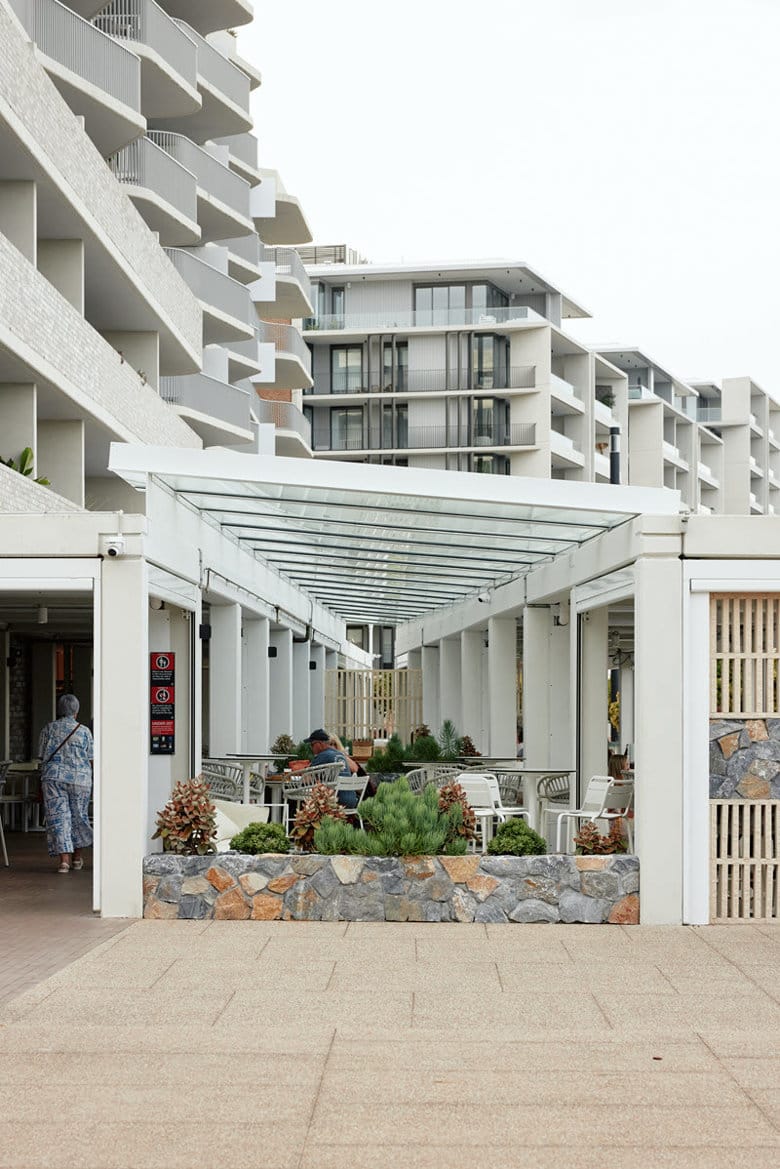Oceane Hotel: four kitchens on the Honeysuckle waterfront