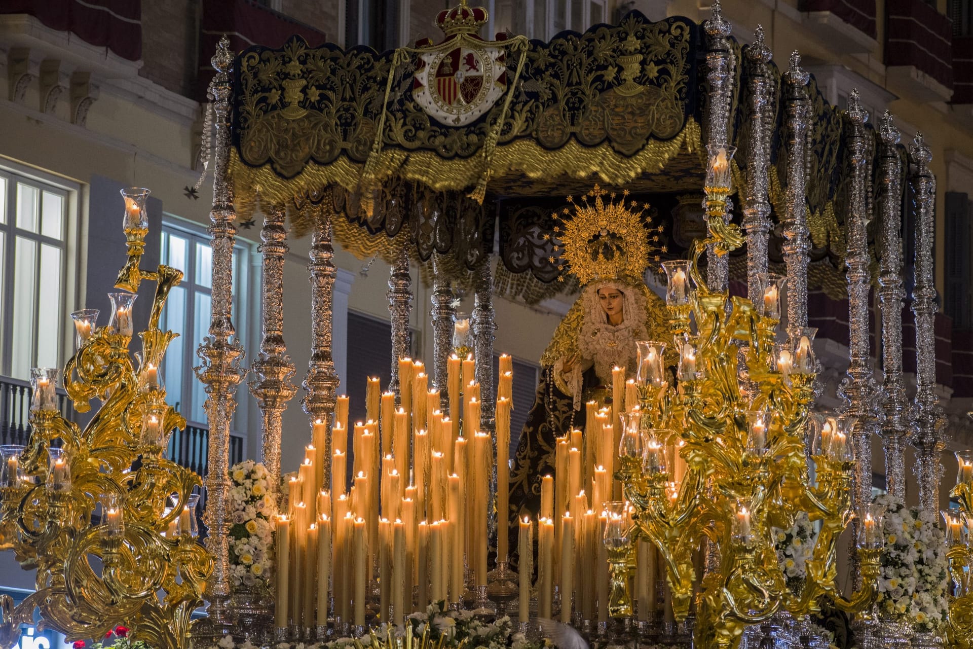 Culto extraordinario en la capilla de la Virgen de la Paloma