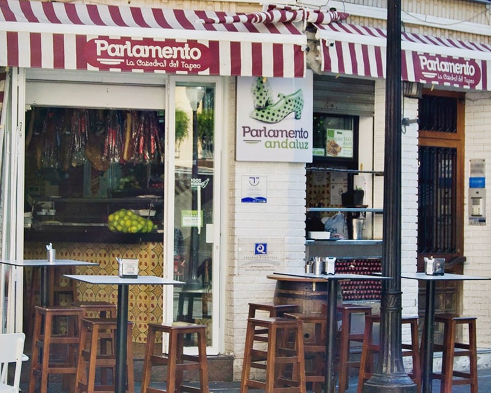 Parlamento Andaluz: tapas andaluzas en Plaza de las Flores