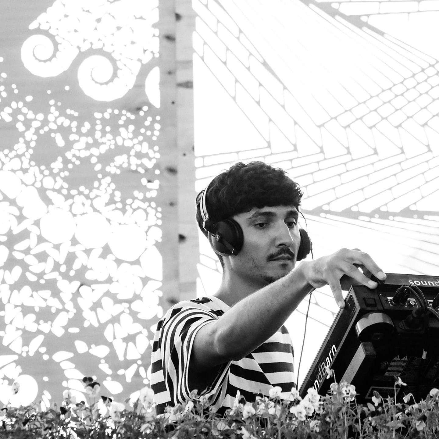 FREE OPEN AIR BEACH PARTY: Less is More x Medio Crew presents Prichindel