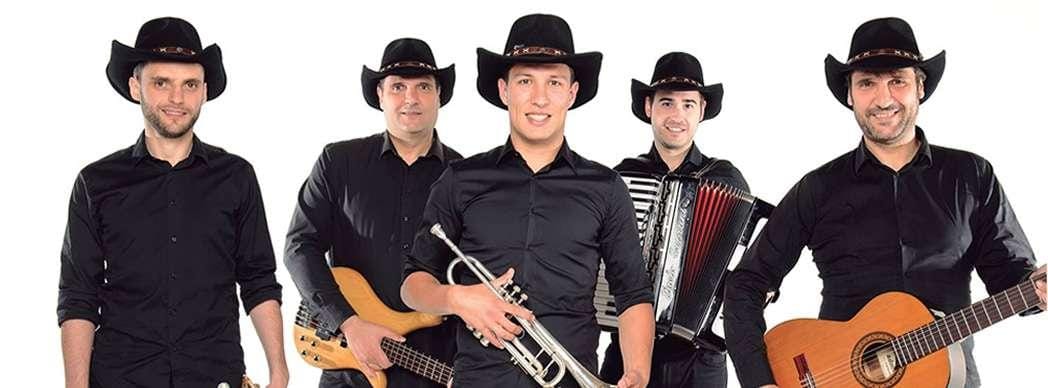 00:30 Puro Relajo - Vivir Cantando